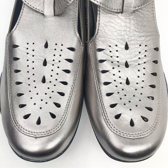 Ros Hommerson CAMEO Metallic Pewter Perforated Fisherman Loafer Sandals - Picture 10 of 16